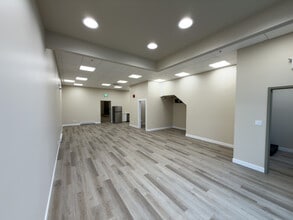 18635 52nd Ave, Surrey, BC à louer Photo intérieure– Image 2 sur 22