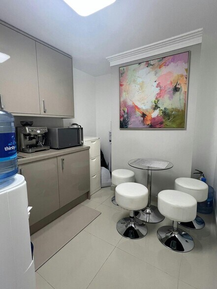 84-84B Easton St, High Wycombe à vendre - Photo de l’immeuble – Image 3 sur 7