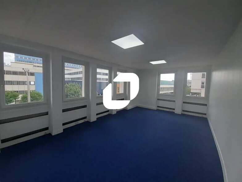 Bureau dans Créteil à louer - Photo de l’immeuble – Image 3 sur 7