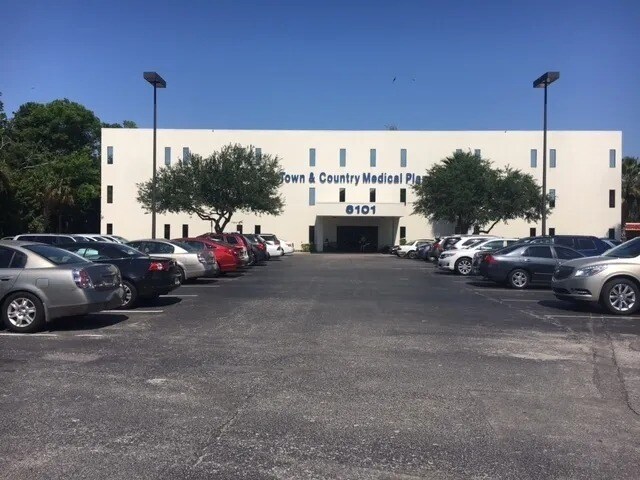 6101 Webb Rd, Tampa, FL à louer - Photo de l’immeuble – Image 3 sur 16