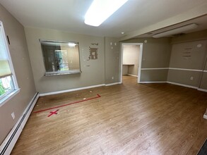 3244 E Main St, Mohegan Lake, NY à louer Photo intérieure– Image 1 sur 10