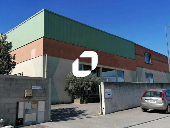Plus de détails pour Local d'activités à louer