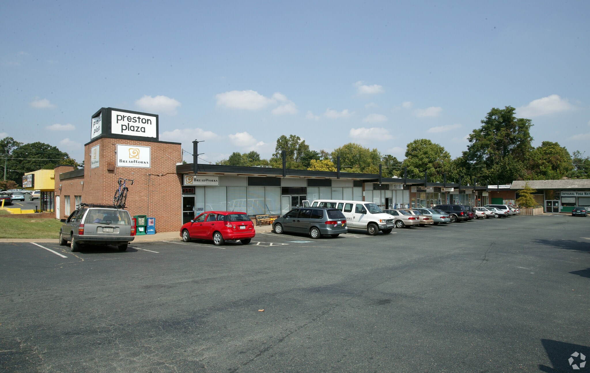 917-923 Preston Ave, Charlottesville, VA à louer Photo de l’immeuble– Image 1 sur 12