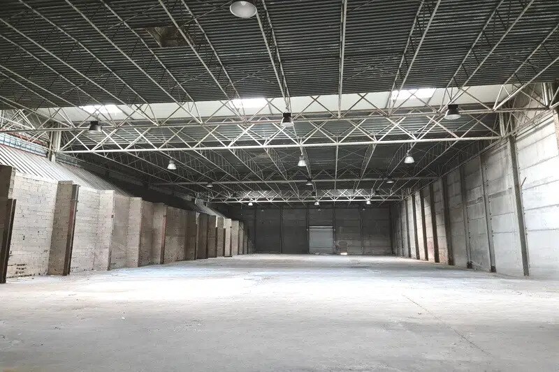 Local d’activités dans Perpignan à louer - Photo de l’immeuble – Image 2 sur 11