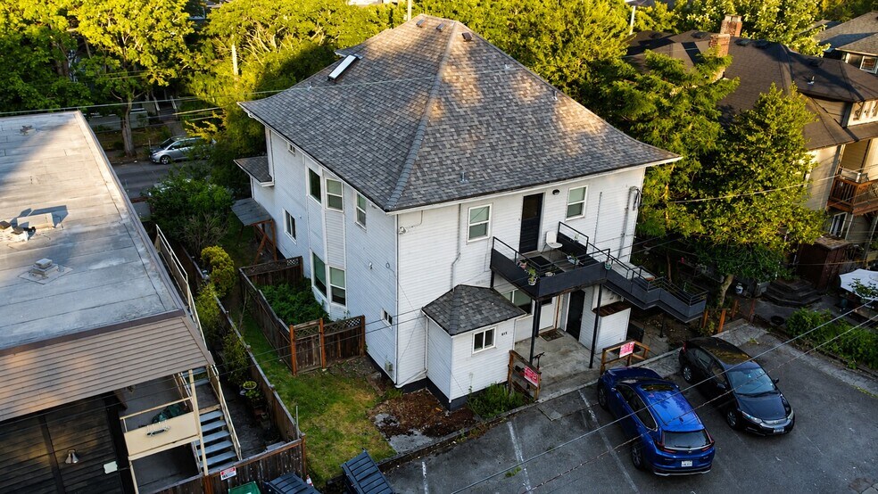 815 15th Ave E, Seattle, WA à vendre - Photo de l’immeuble – Image 2 sur 11