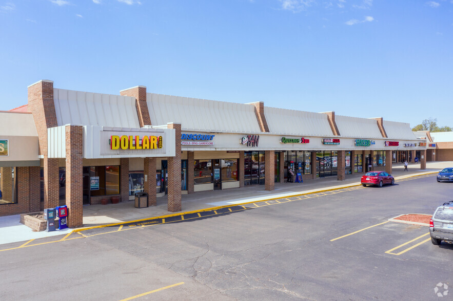 37601-37755 5 Mile Rd, Livonia, MI à louer - Photo de l’immeuble – Image 3 sur 9