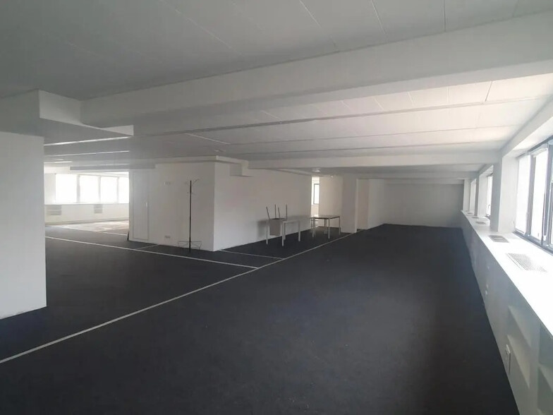 Bureau dans Suresnes à vendre - Photo de l’immeuble – Image 3 sur 7