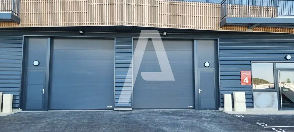 Local d'activités dans Moissy-Cramayel à vendre - Photo de l’immeuble – Image 3 sur 5