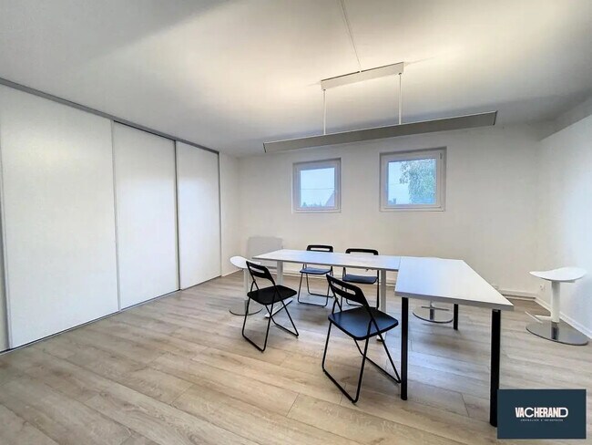 Plus de détails pour Bureau à vendre