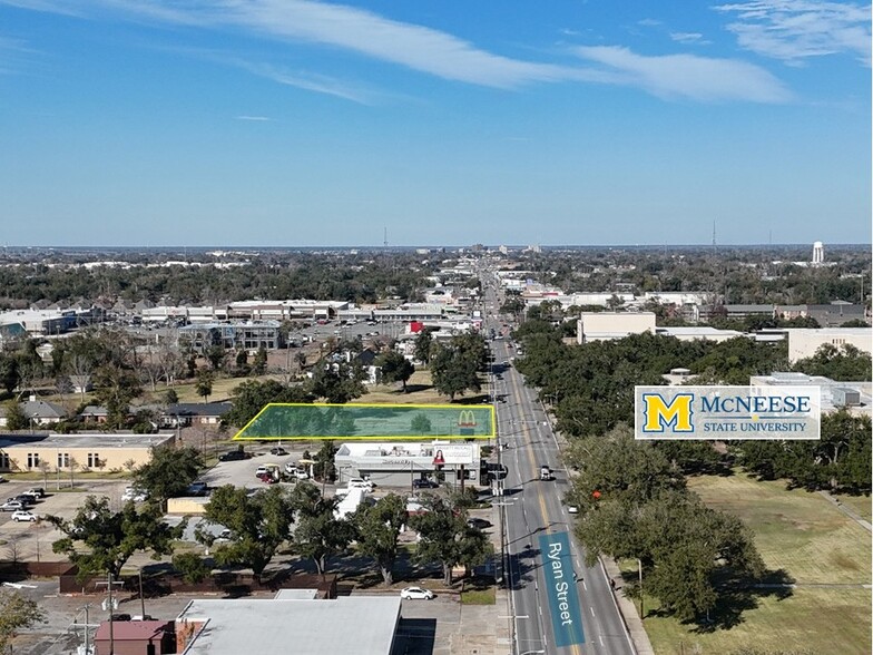 4200 Ryan St, Lake Charles, LA à louer - Photo de l’immeuble – Image 2 sur 3