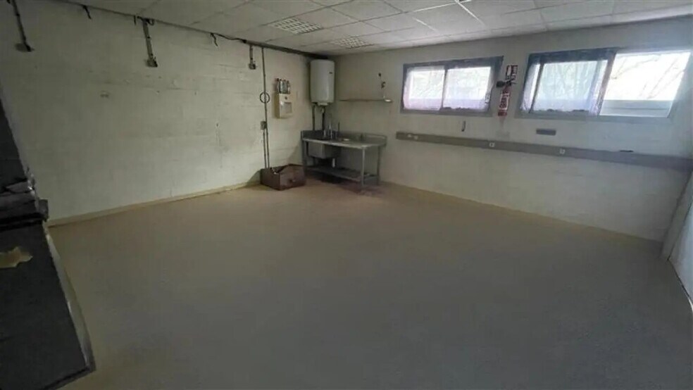 Local d'activités dans Romainville à vendre - Photo de l’immeuble – Image 2 sur 6