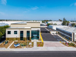 13787 Oaks Ave, Chino, CA à louer Photo intérieure– Image 1 sur 7