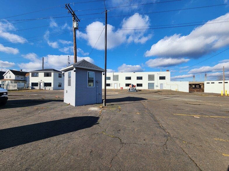 17 Wood St, West Haven, CT à louer - Photo de l’immeuble – Image 2 sur 13
