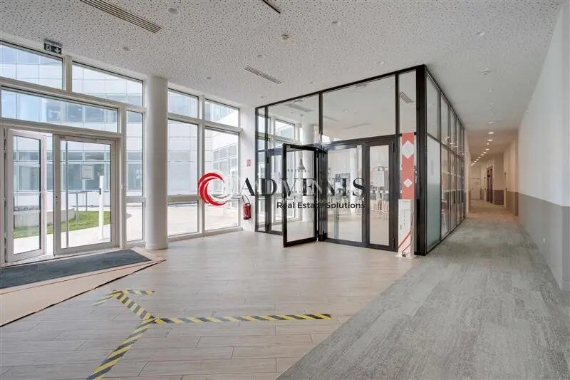 Bureau dans Tremblay-en-France à louer - Photo de l’immeuble – Image 2 sur 12