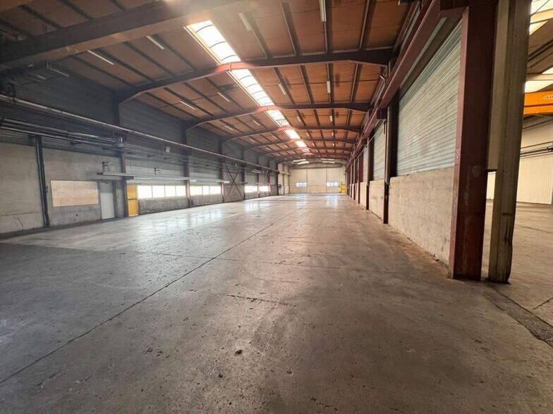 Local d'activités dans Beligneux à vendre - Photo de l’immeuble – Image 2 sur 18