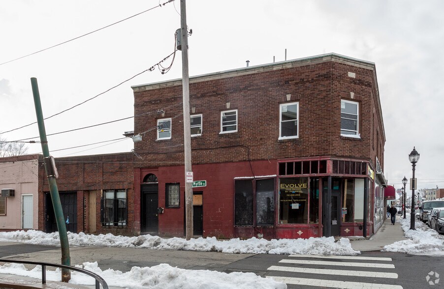 580-590 Moody St, Waltham, MA à louer - Photo de l’immeuble – Image 3 sur 4