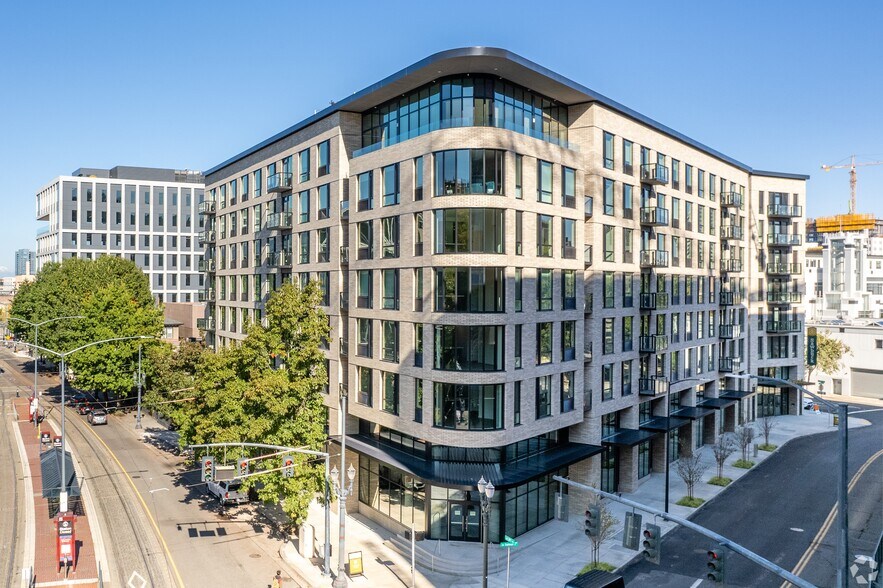 1725 SW Salmon St, Portland, OR à louer - Photo de l’immeuble – Image 2 sur 48