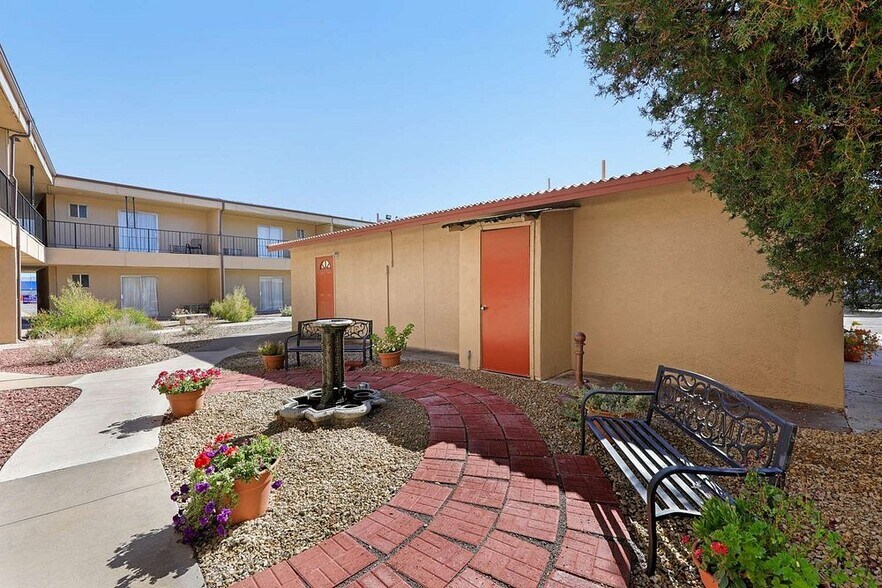 713 N California St, Socorro, NM à vendre - Photo de l’immeuble – Image 2 sur 6