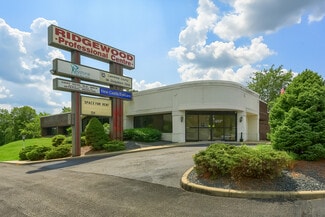 Plus de détails pour Portfolio of 2 Commerical Assets – Bureau à vendre, New Castle, PA