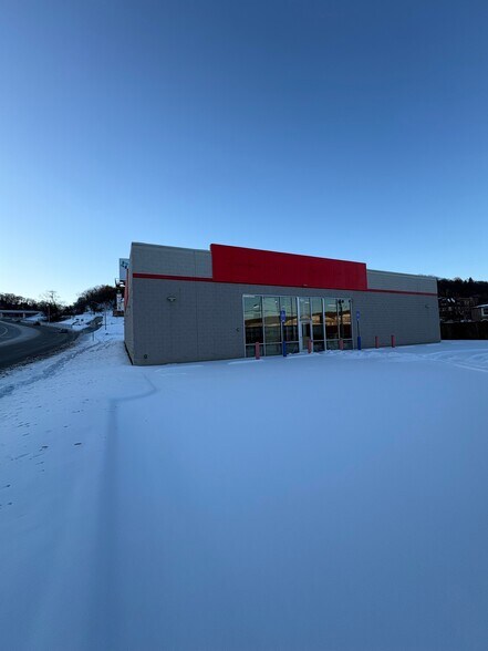 201 N 7th St, Steubenville, OH à vendre - Photo de l’immeuble – Image 3 sur 24