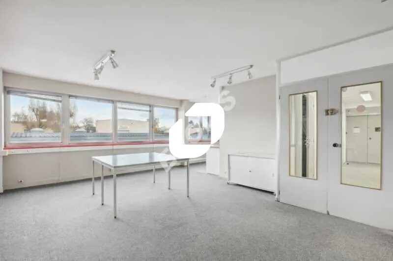 Bureau dans Saint-Leu-la-Forêt à louer - Photo de l’immeuble – Image 3 sur 19