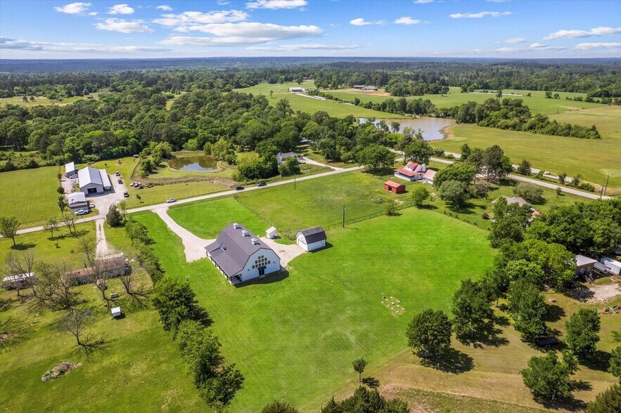 12162 Wyatt Rd, Montgomery, TX à vendre - Photo de l’immeuble – Image 2 sur 12