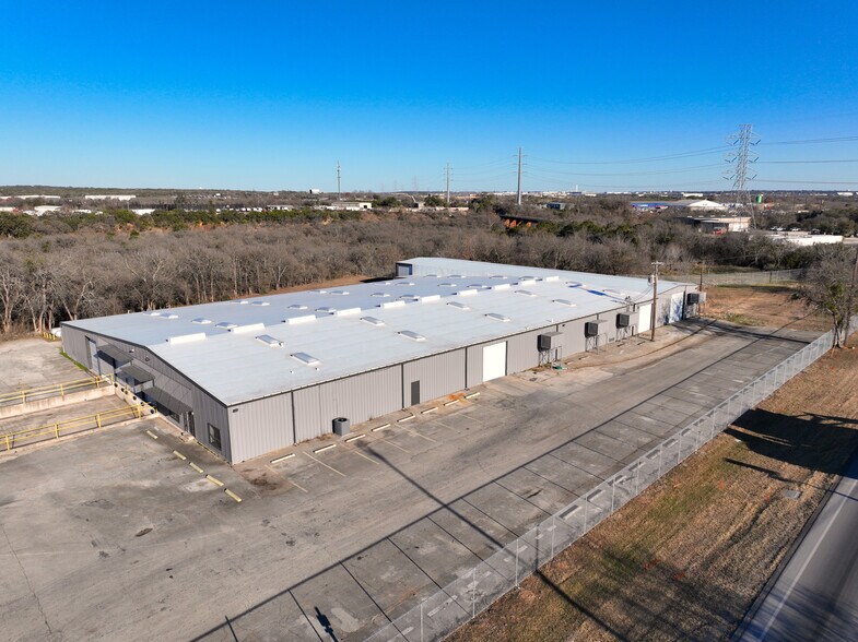 7951 E Evans Rd, San Antonio, TX à louer - Photo principale – Image 1 sur 18