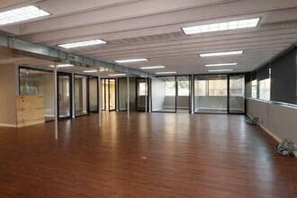 321-325 S Robertson Blvd, Beverly Hills, CA à louer Photo intérieure– Image 1 sur 2