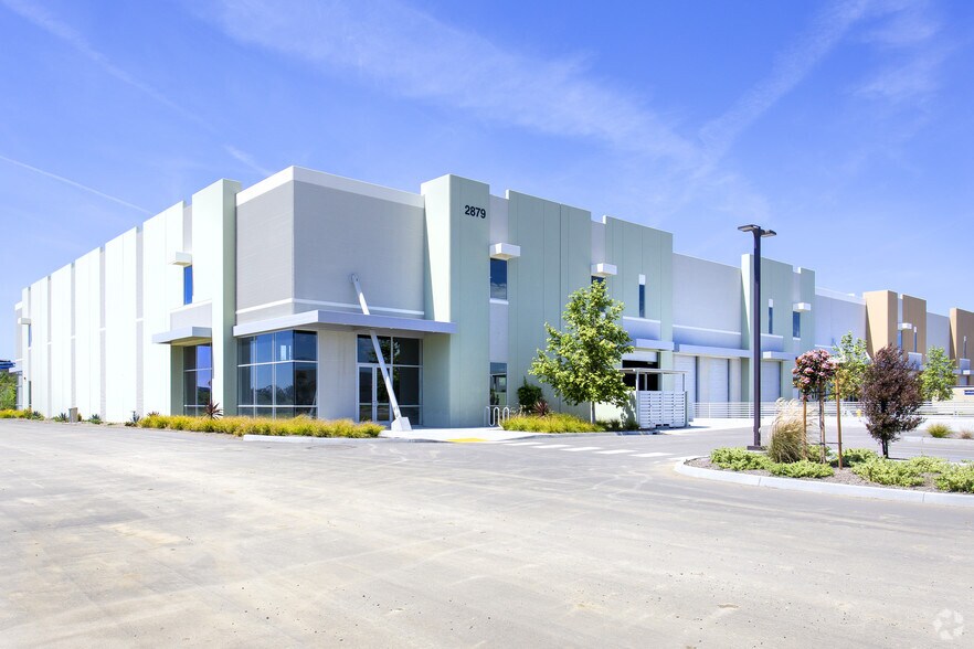 2879 Seaborg Ave, Ventura, CA à louer - Photo de l’immeuble – Image 2 sur 4