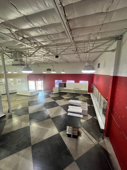 5925 S Virginia St, Reno, NV à louer - Photo de l’immeuble – Image 2 sur 7