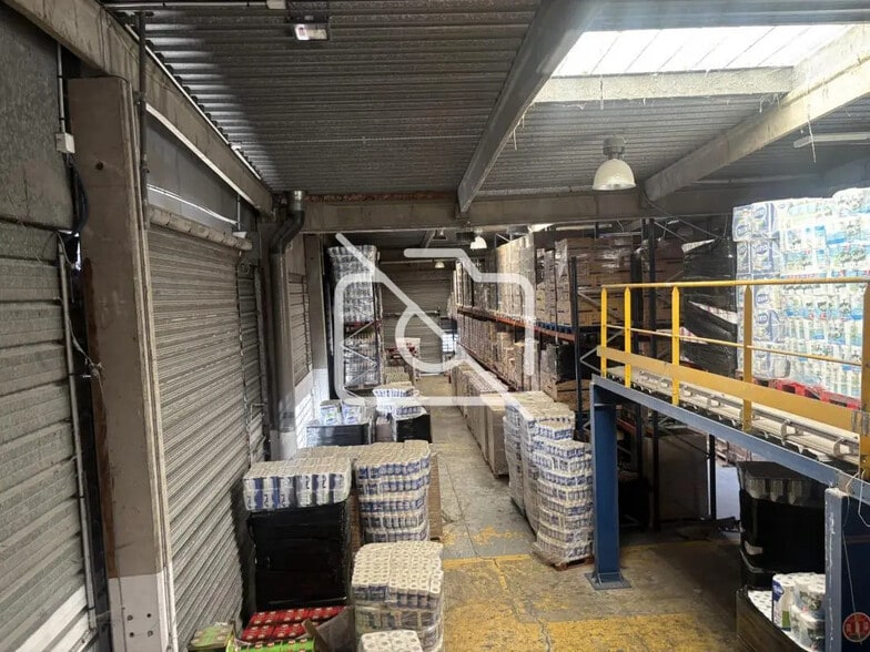 Industriel/Logistique dans Sarcelles à vendre - Photo de l’immeuble – Image 3 sur 9