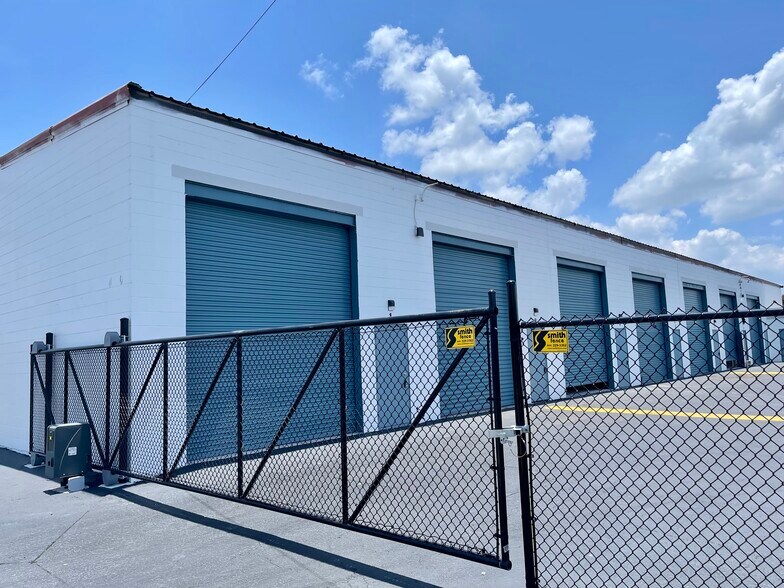 4810 110th Ave, Pinellas Park, FL à vendre - Photo de l’immeuble – Image 1 sur 18