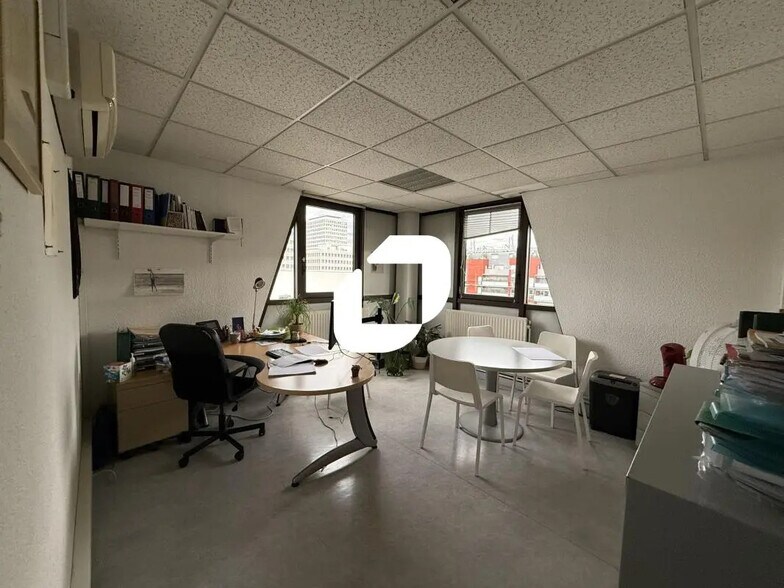 Bureau dans Grenoble à louer - Photo de l’immeuble – Image 3 sur 12