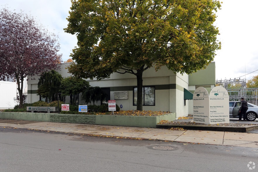 200 Chestnut Ave, Warren, OH à louer - Photo principale – Image 1 sur 11
