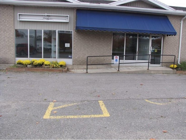 40 Bennett St, Carleton Place, ON à louer - Photo de l’immeuble – Image 2 sur 4