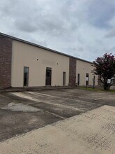 1507 Beaumont Rd, Baytown, TX à louer Photo de l’immeuble– Image 1 sur 2