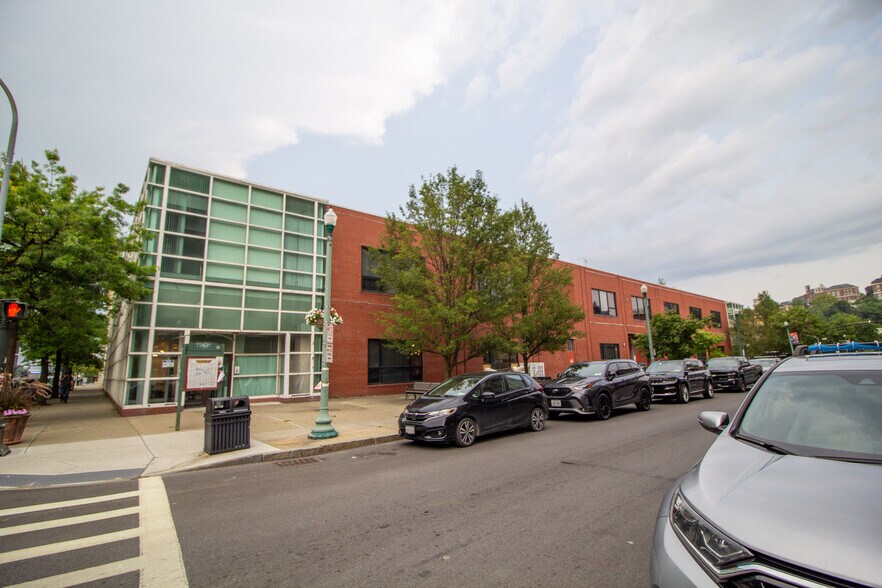 49 4th St, Troy, NY à vendre - Photo de l’immeuble – Image 2 sur 8