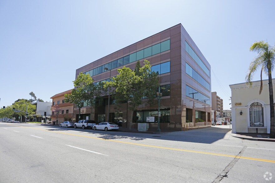 520 E Broadway, Glendale, CA à louer - Photo principale – Image 1 sur 32