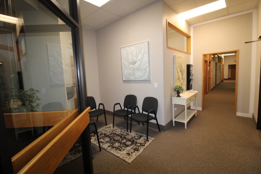 200 N Main St, East Longmeadow, MA à vendre - Photo intérieure – Image 3 sur 13