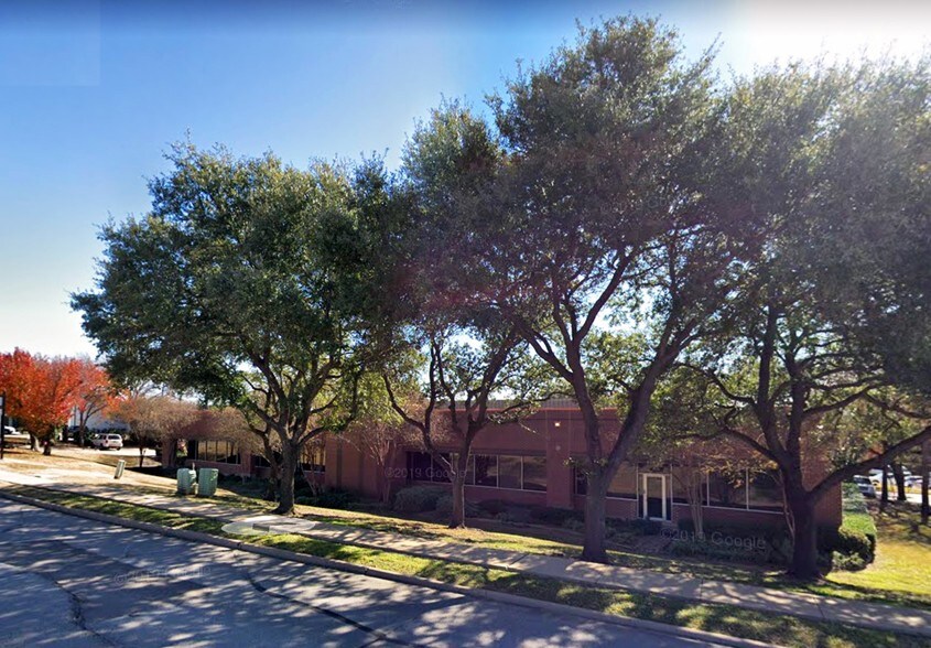 1340 W Walnut Hill Ln, Irving, TX à louer - Photo de l’immeuble – Image 2 sur 31
