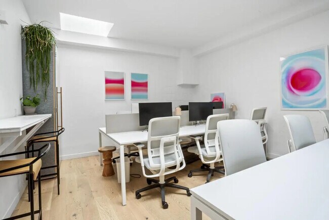 Plus de détails pour 65 Rue Ganneron, Paris - Bureau à louer