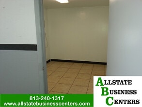 13652 N 12th St, Tampa, FL à louer Photo intérieure– Image 2 sur 6