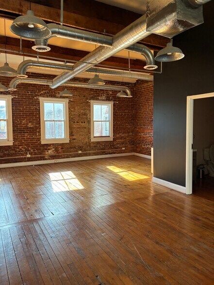 125 E Davis St, Culpeper, VA à louer - Photo de l’immeuble – Image 3 sur 6