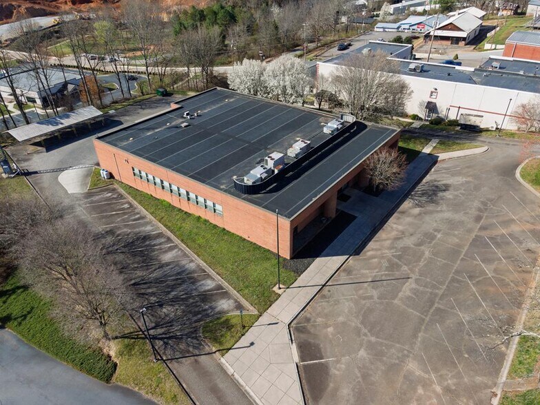 261 E Palmer St, Franklin, NC à vendre - Photo de l’immeuble – Image 3 sur 13