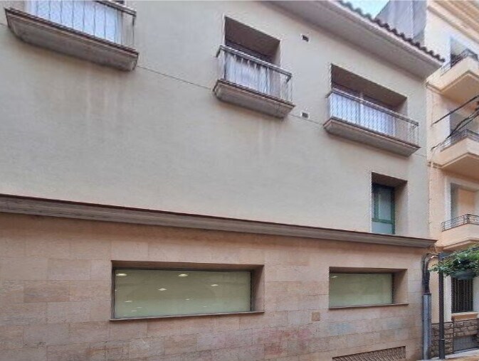 Immeuble residentiel dans Igualada, Barcelona à vendre - Photo de l’immeuble – Image 2 sur 2