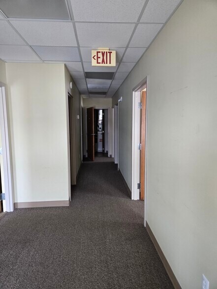 941 W McClain Ave, Scottsburg, IN à louer - Photo intérieure – Image 3 sur 4