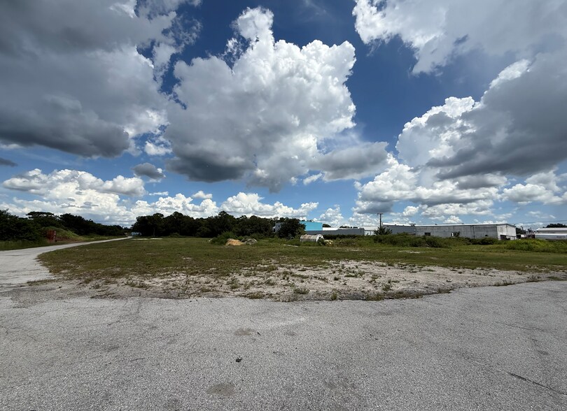 0 Saluda Rd, Lakeland, FL à louer - Photo de l’immeuble – Image 2 sur 16