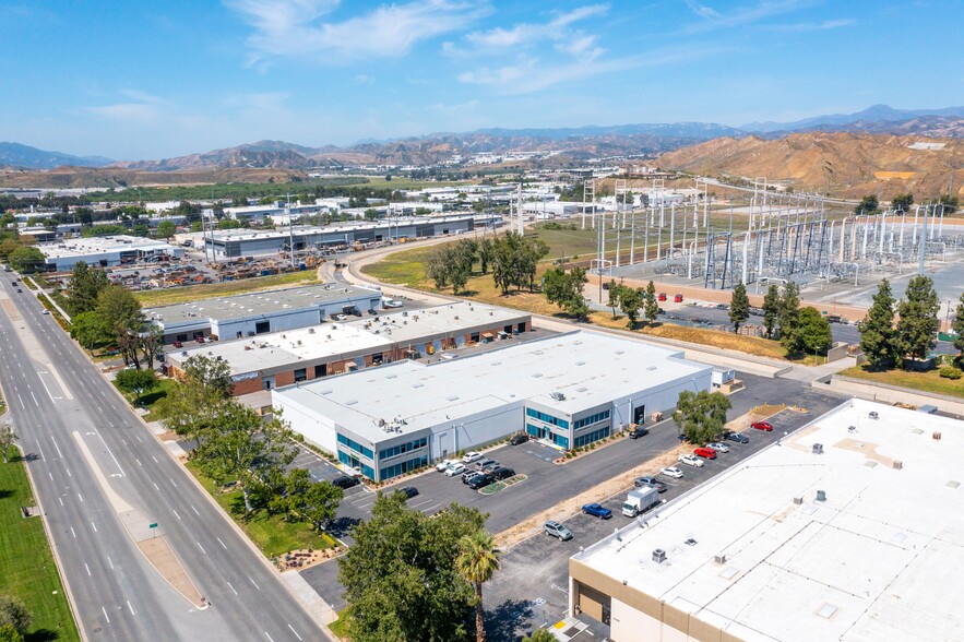 25425 Rye Canyon Rd, Valencia, CA à louer - Aérien – Image 2 sur 9