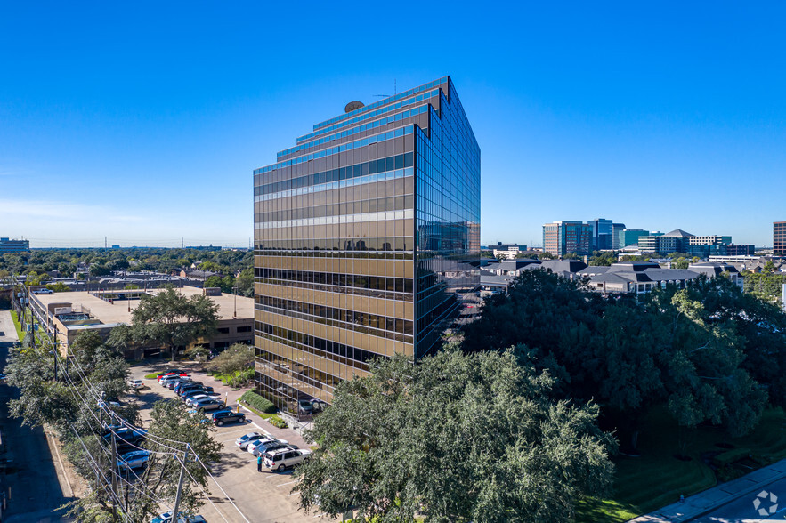 9801 Westheimer Rd, Houston, TX à louer - Photo de l’immeuble – Image 2 sur 17