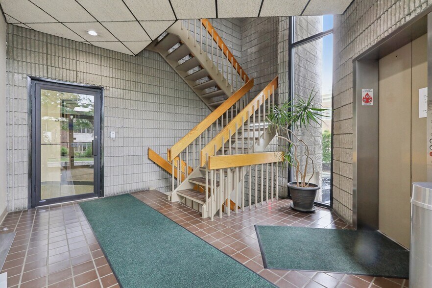 100 Union Ave, Cresskill, NJ à louer - Photo de l’immeuble – Image 3 sur 16